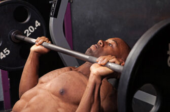 Как накачать верх груди: фото упражнения.