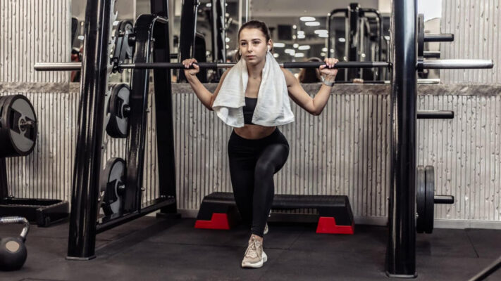 Тренажер Смита на фото.