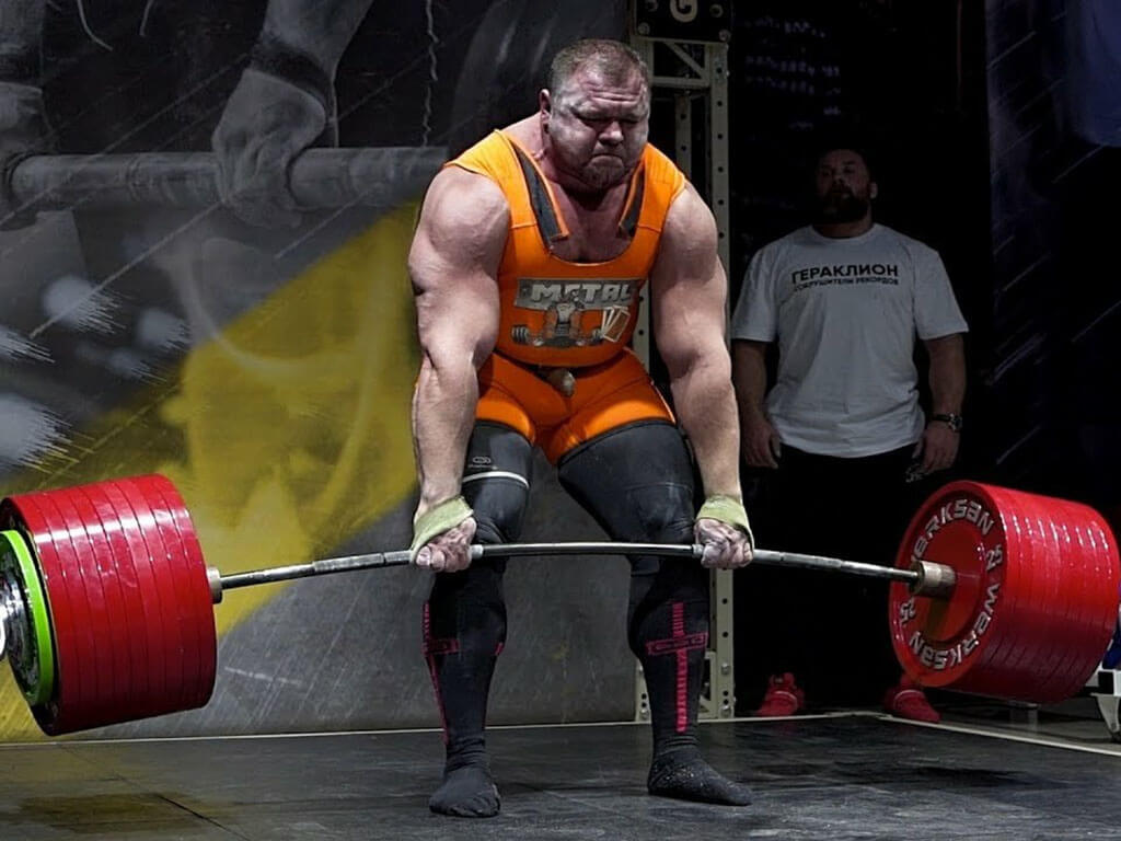Иван Макаров попробовал взять 502 кг в становой тяги: фото.