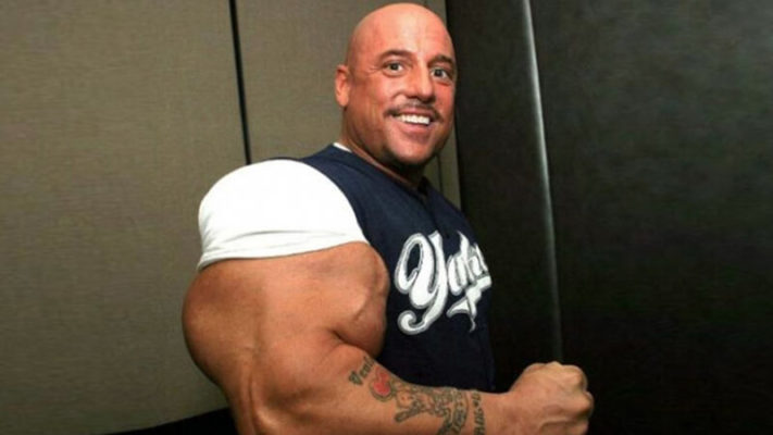 Объем рук более 60 см.