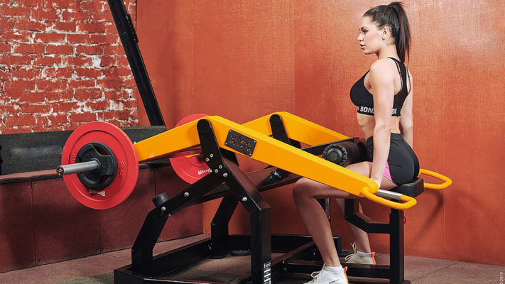 Трицепс-машина: главное фото.