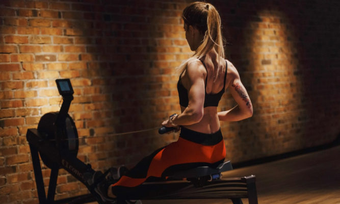 Тренировка верха тела: главное фото.