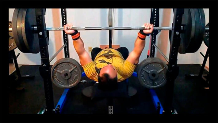 Жим лежа обратным хватом: фото.