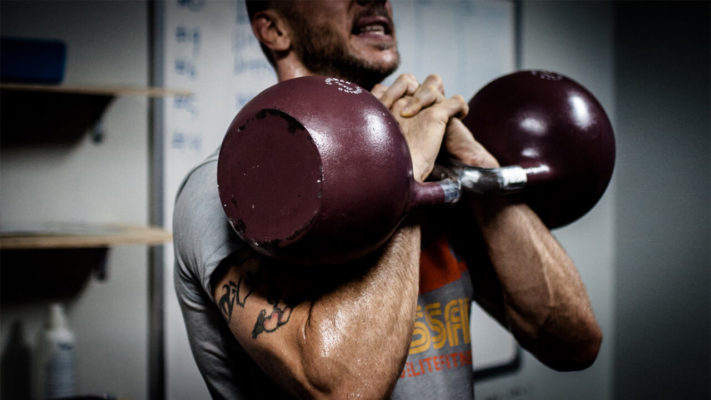 Толчок гири по длинному циклу: фото.