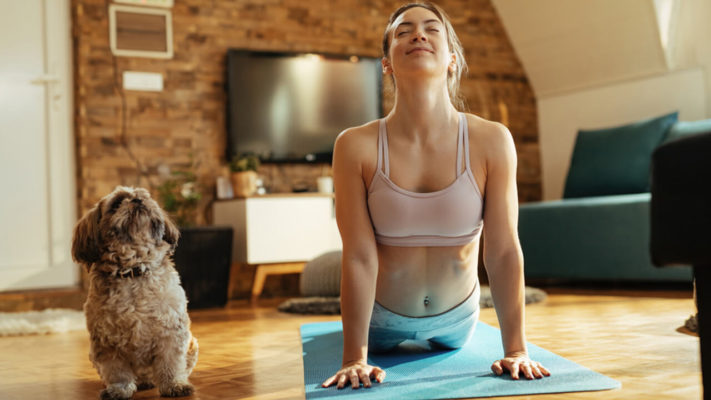 Упражнения для растяжки позвоночника: фото.