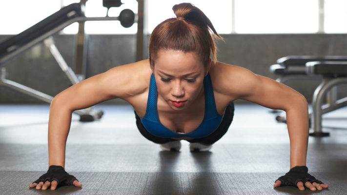 Как правильно дышать при отжимании от пола: фото.