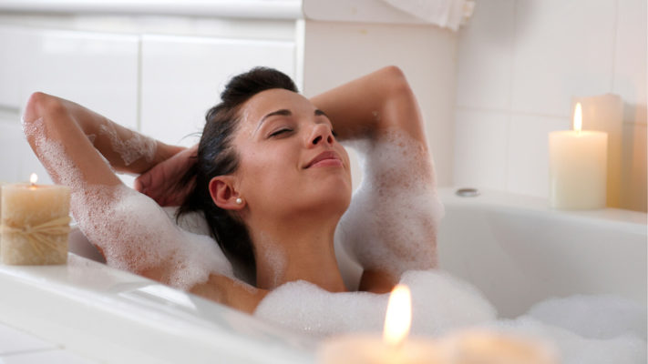 Горячая ванна после тренировки: фото.