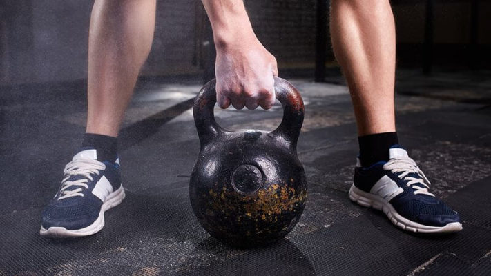 Можно ли накачаться гирей: фото.