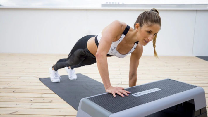 Упражнения на степ-платформе: фото.