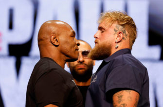 На фото Майк Тайсон против Джейка Пола.