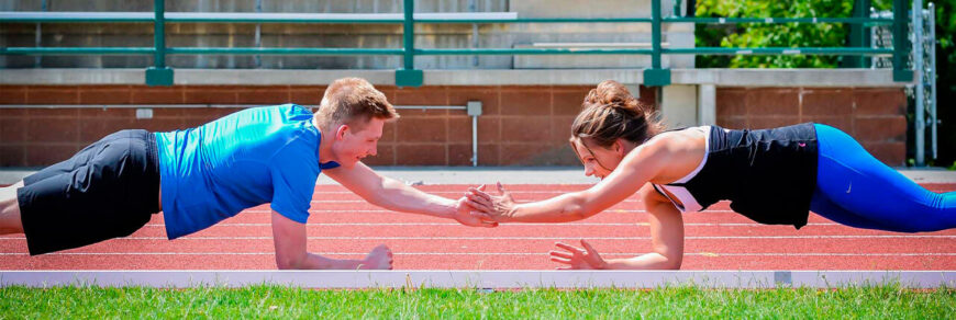 Парная тренировка на фото.