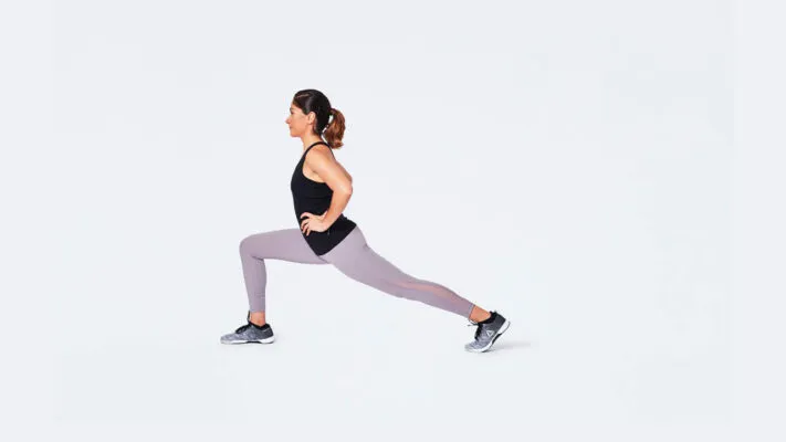 Выпады на фото.