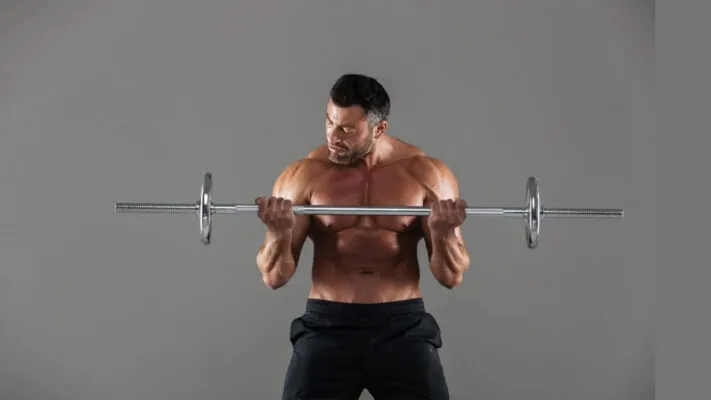 Подъем штанги на бицепс: постер.