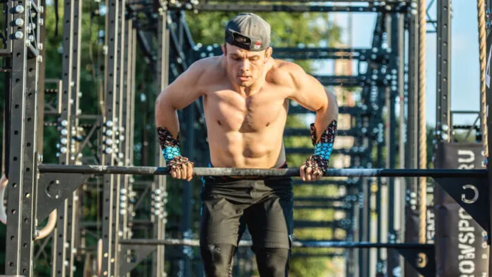 Как накачать грудь на турнике: фото.