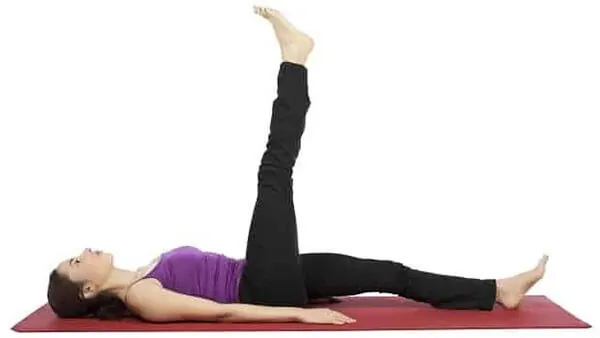 Подъем ноги лежа