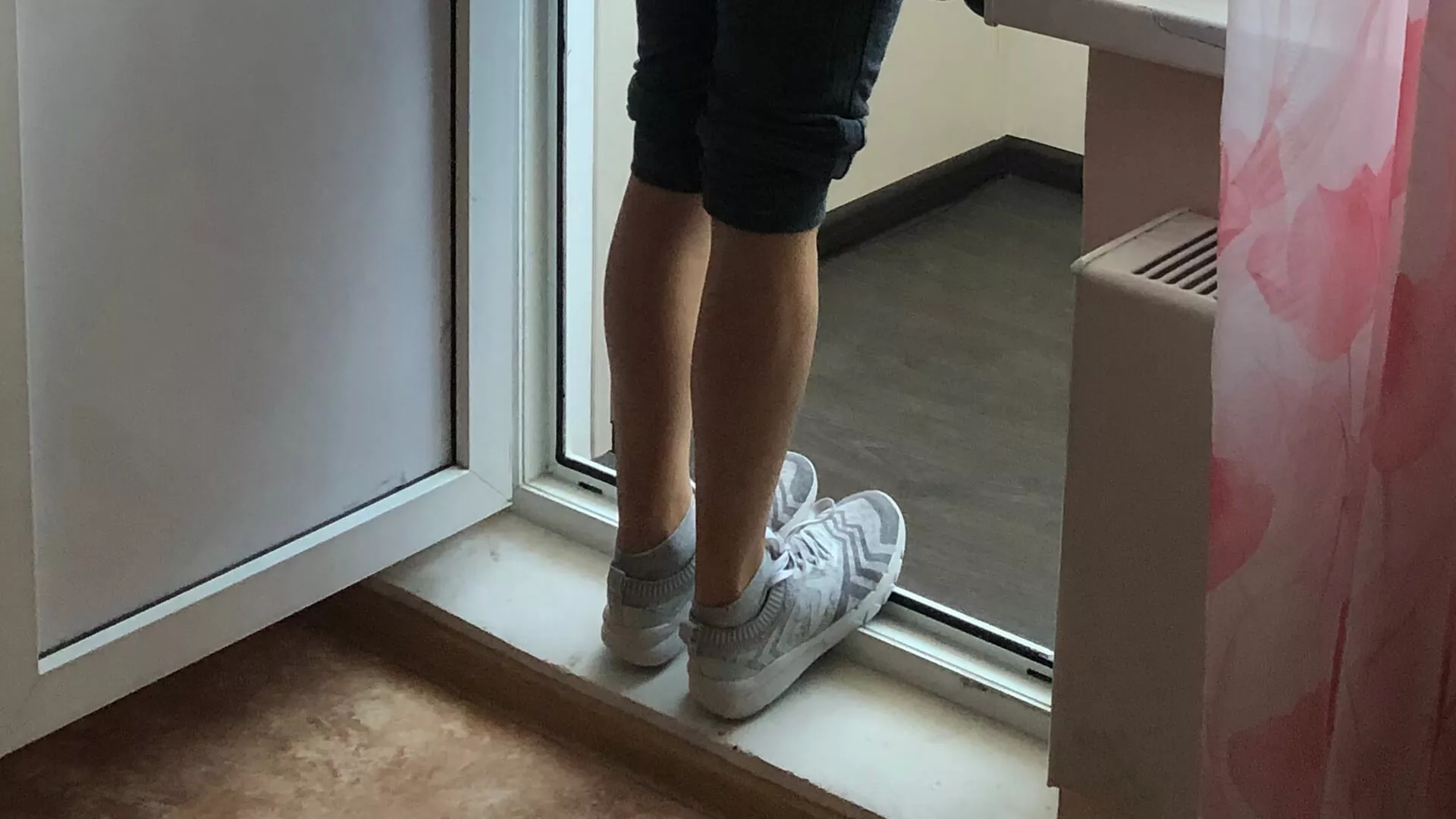 Растяжка икр на возвышенности: фото.