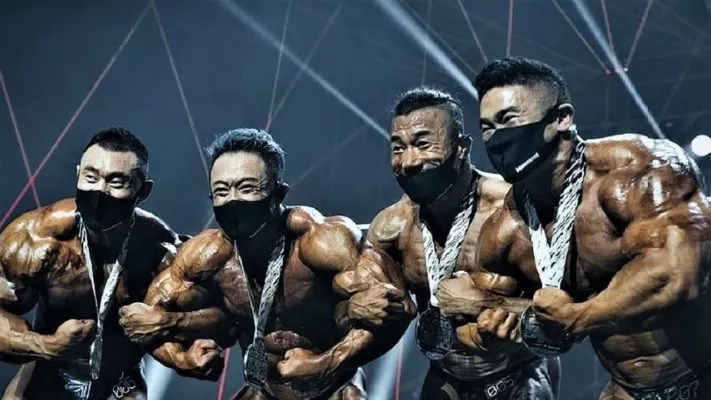 Бодибилдеры в масках: фото.