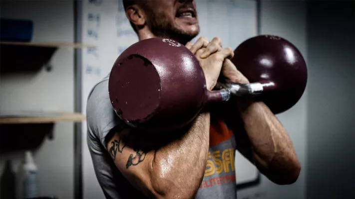 Толчок гири по длинному циклу: фото.