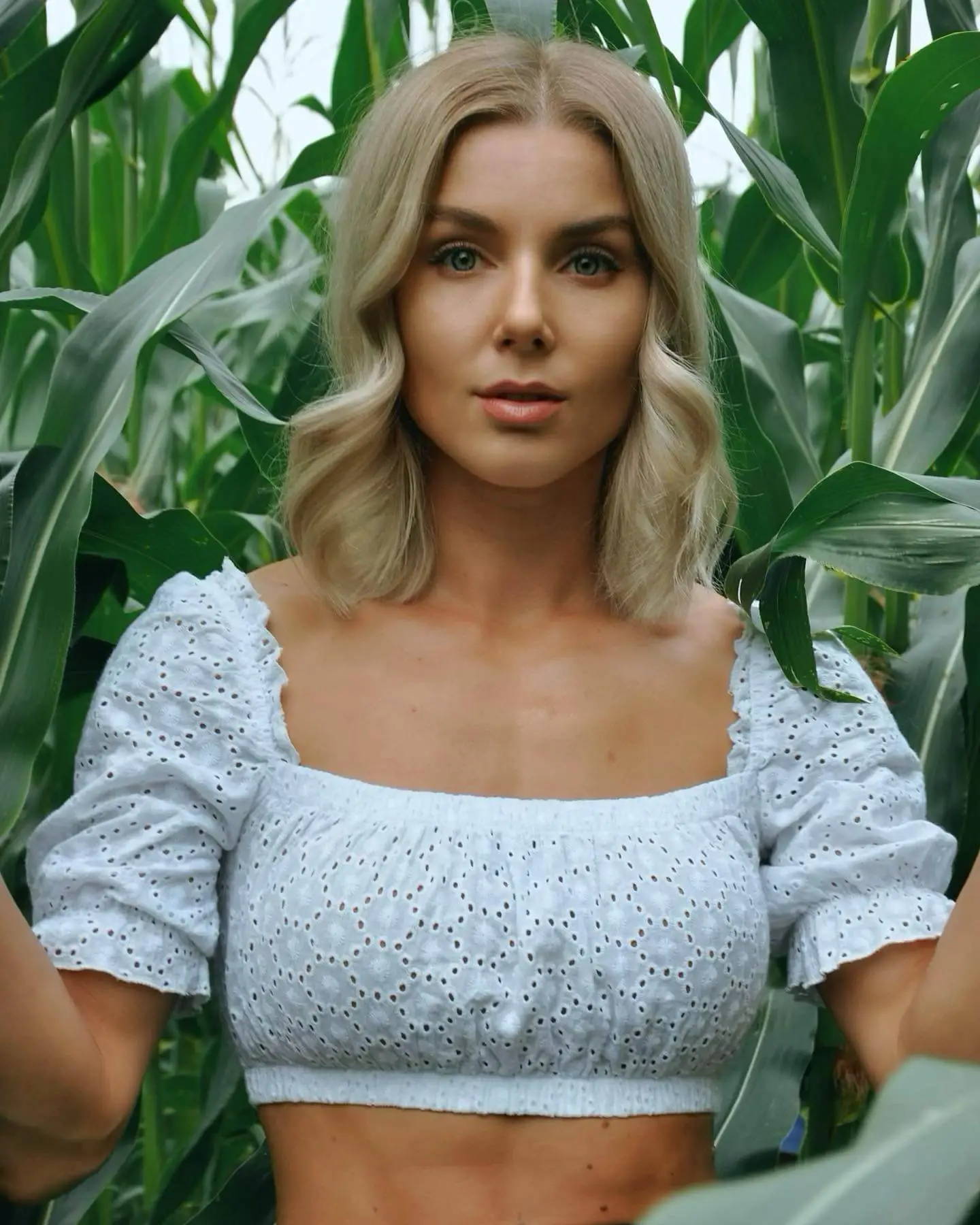 Екатерина Вандарьева бюст на фото.