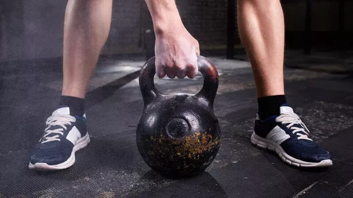 Можно ли накачаться гирей: фото.