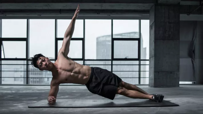 Упражнения на плечи без железа: фото.