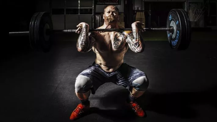 Ошибки во время приседаний со штангой: фото.