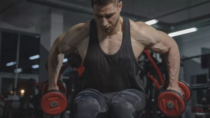 Тренировка грудь-плечи: фото.