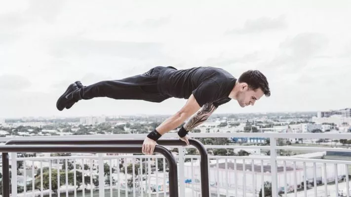 Упражнение горизонт на полу: фото.