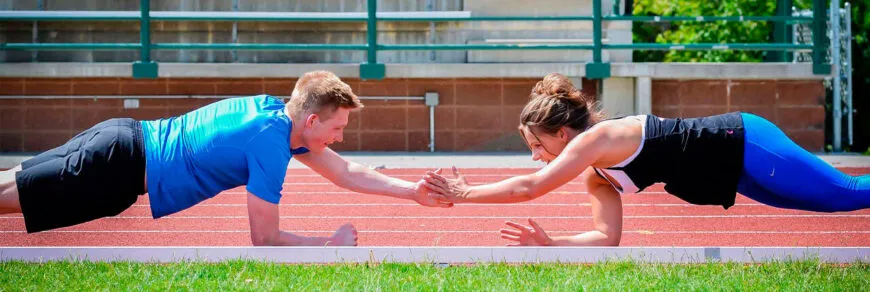 Парная тренировка на фото.